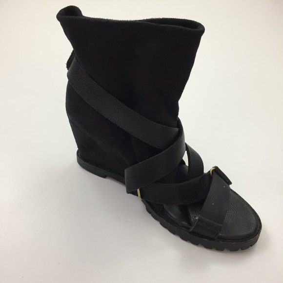 TOUT A COUP Strappy Wedge Heel Open Toe Shoes - Picture 4 of 8